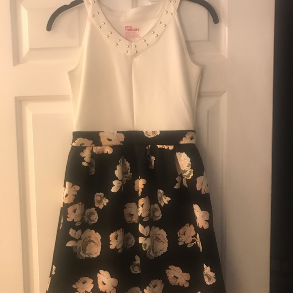 Beautiful girls dress - Picture 1 of 5